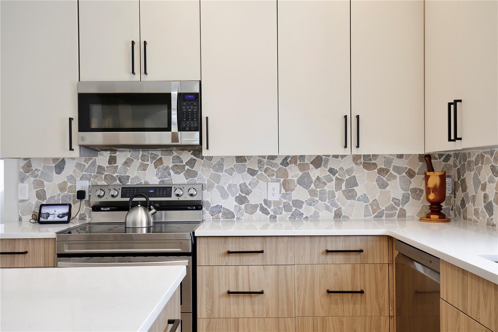 Image 13 of 67 For 2104 Victoria Falls Drive