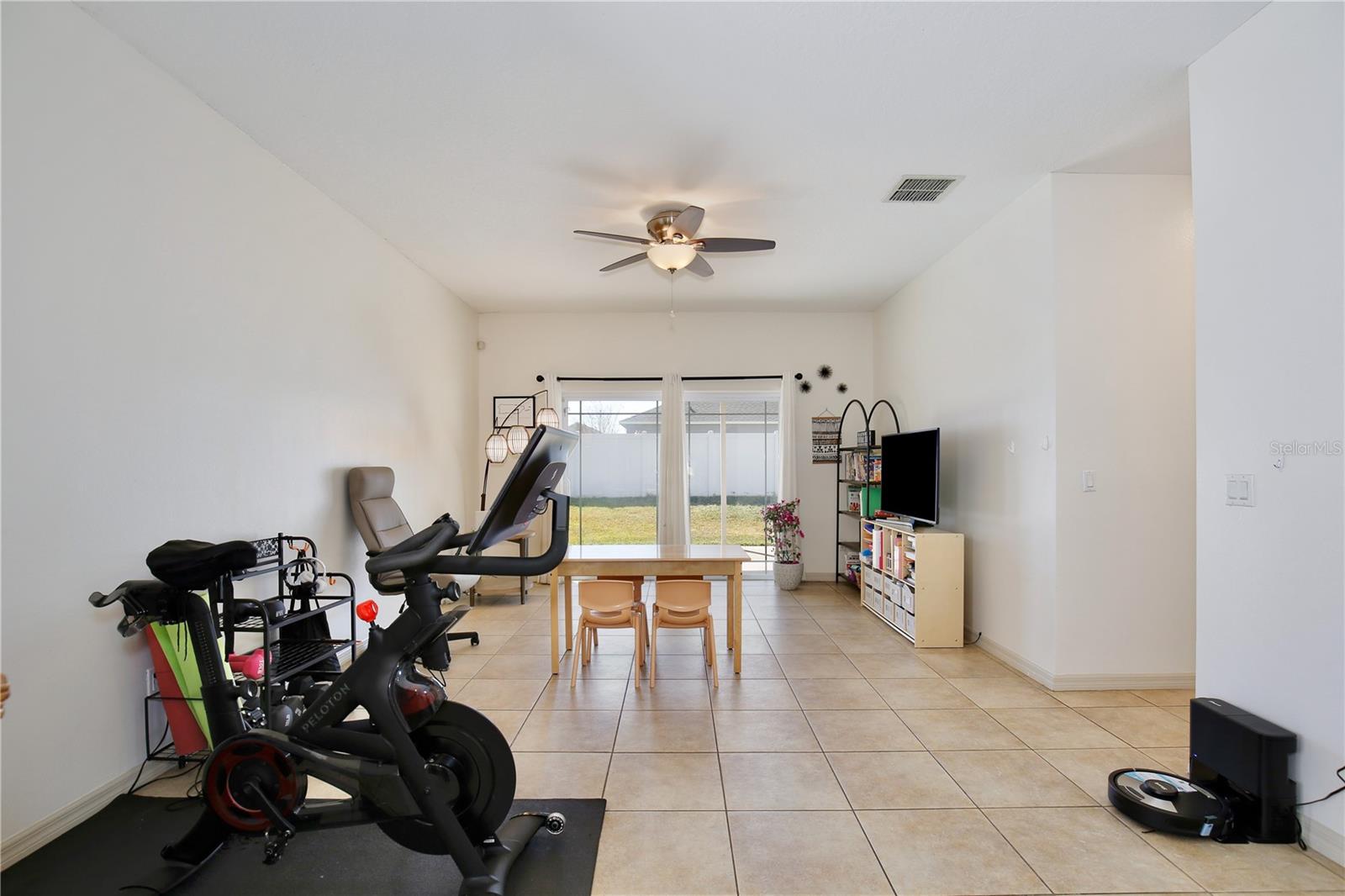 Image 18 of 67 For 2104 Victoria Falls Drive