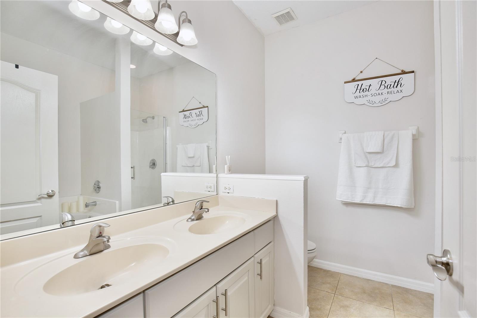 Image 21 of 67 For 2104 Victoria Falls Drive