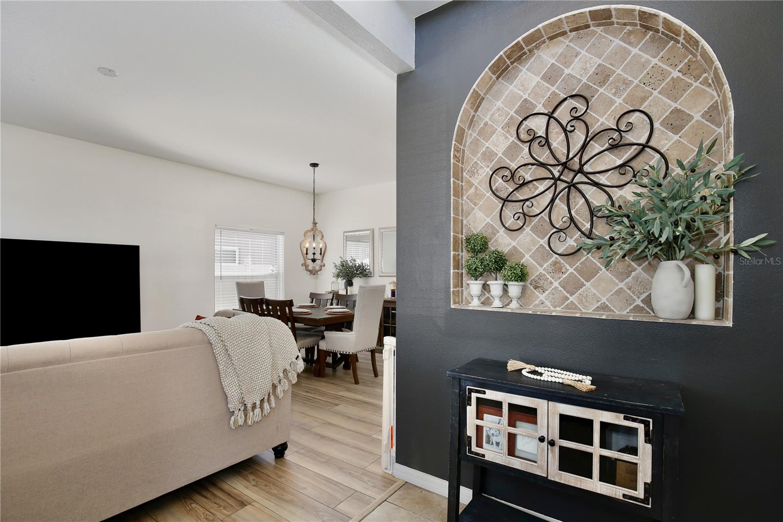 Image 7 of 67 For 2104 Victoria Falls Drive