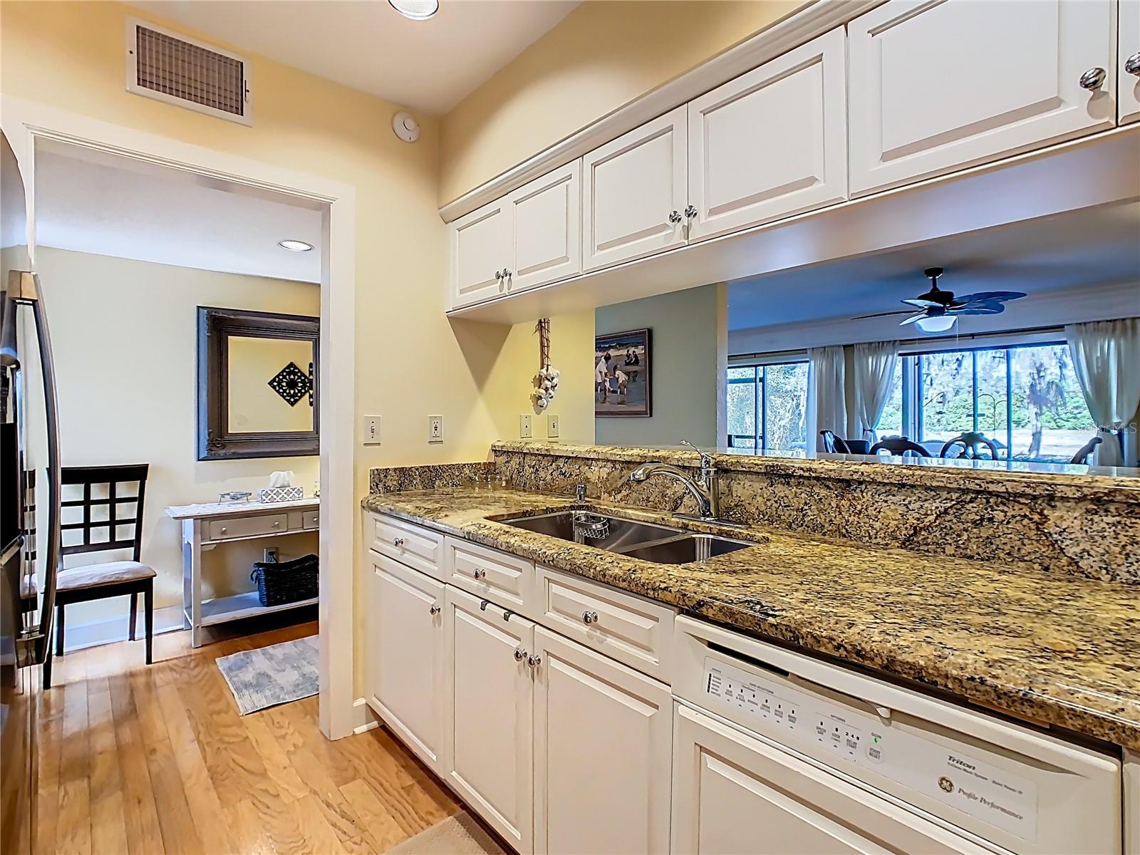 Image 6 of 45 For 621 Olde Camelot Circle 3210-1