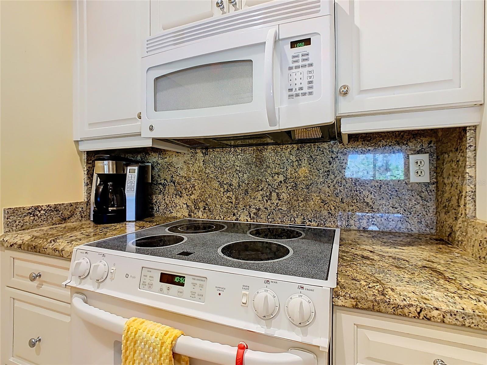 Image 8 of 45 For 621 Olde Camelot Circle 3210-1