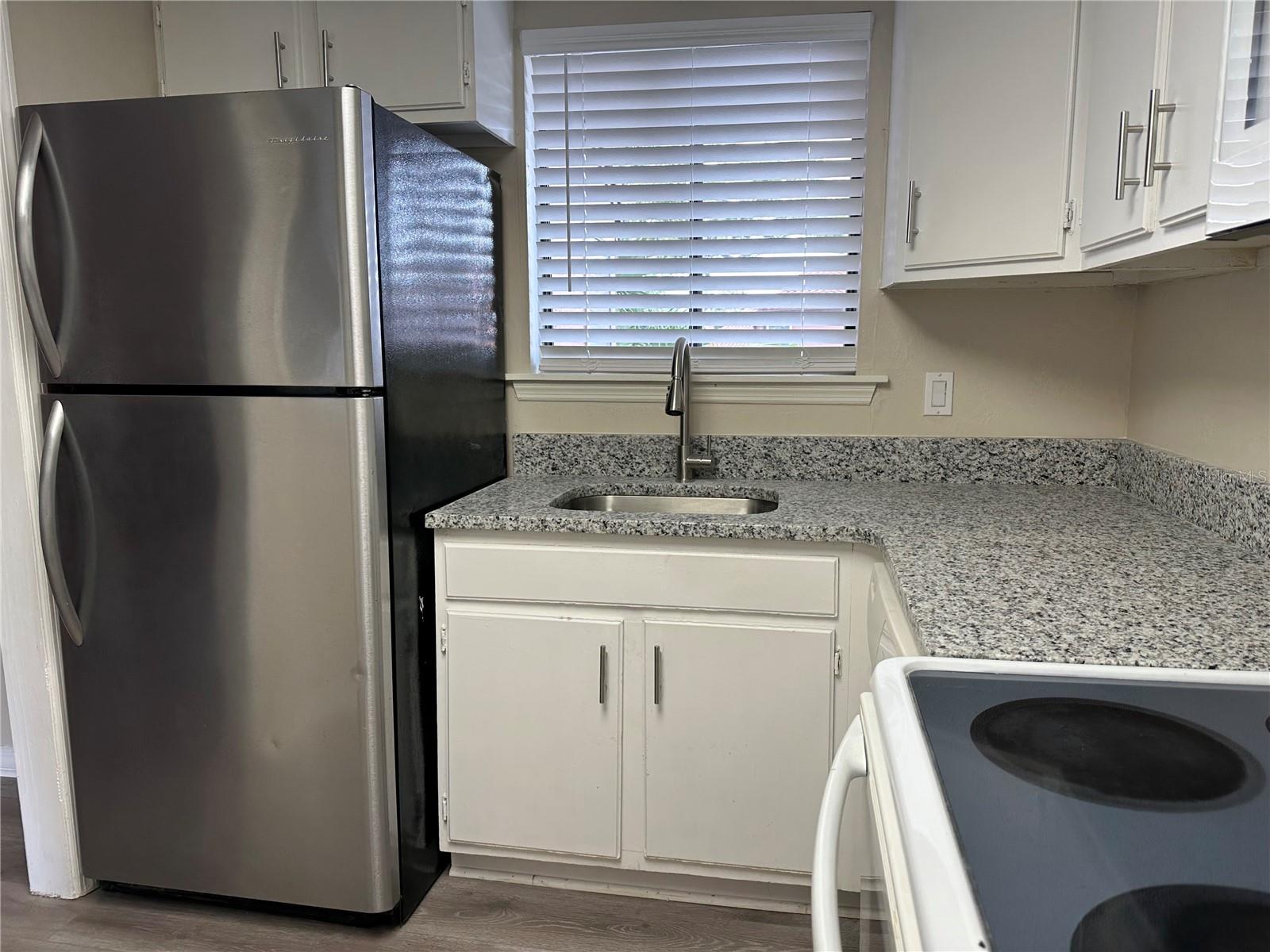 Image 11 of 43 For 627 Grenadine Court S