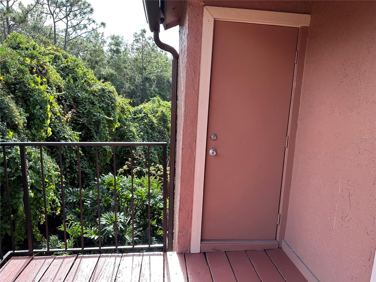 Image 32 of 43 For 627 Grenadine Court S