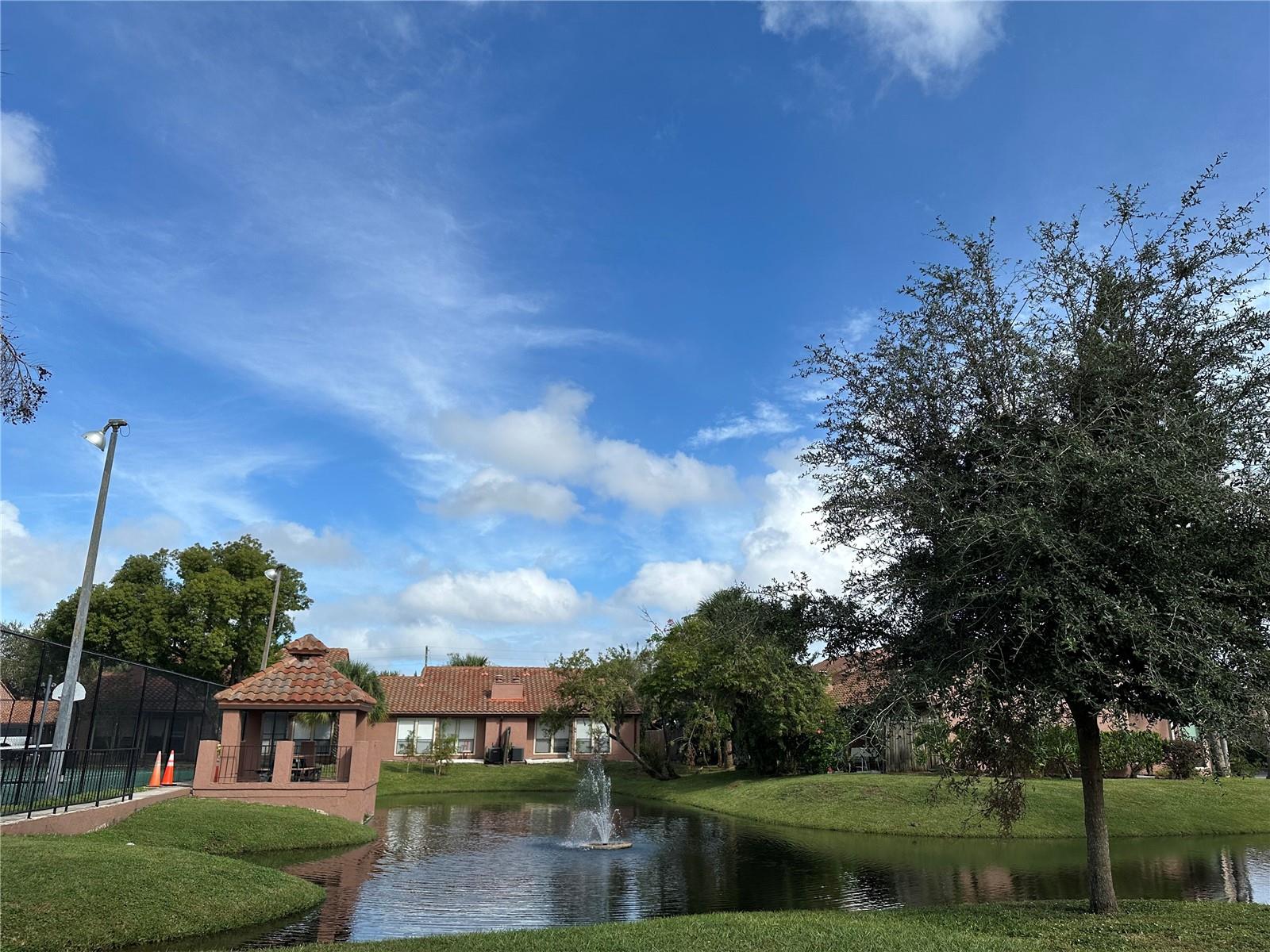 Image 35 of 43 For 627 Grenadine Court S