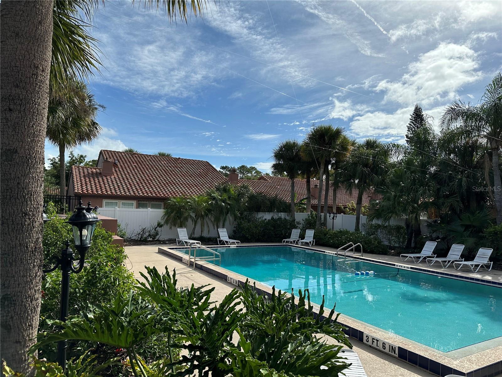 Image 38 of 43 For 627 Grenadine Court S