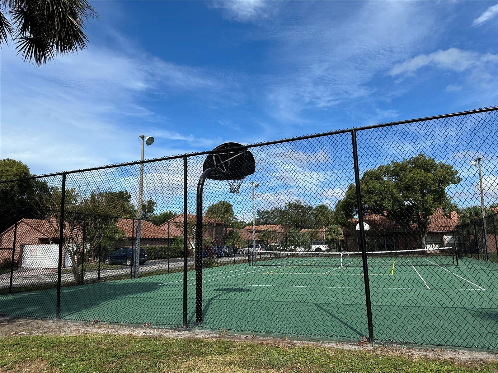 Image 39 of 43 For 627 Grenadine Court S