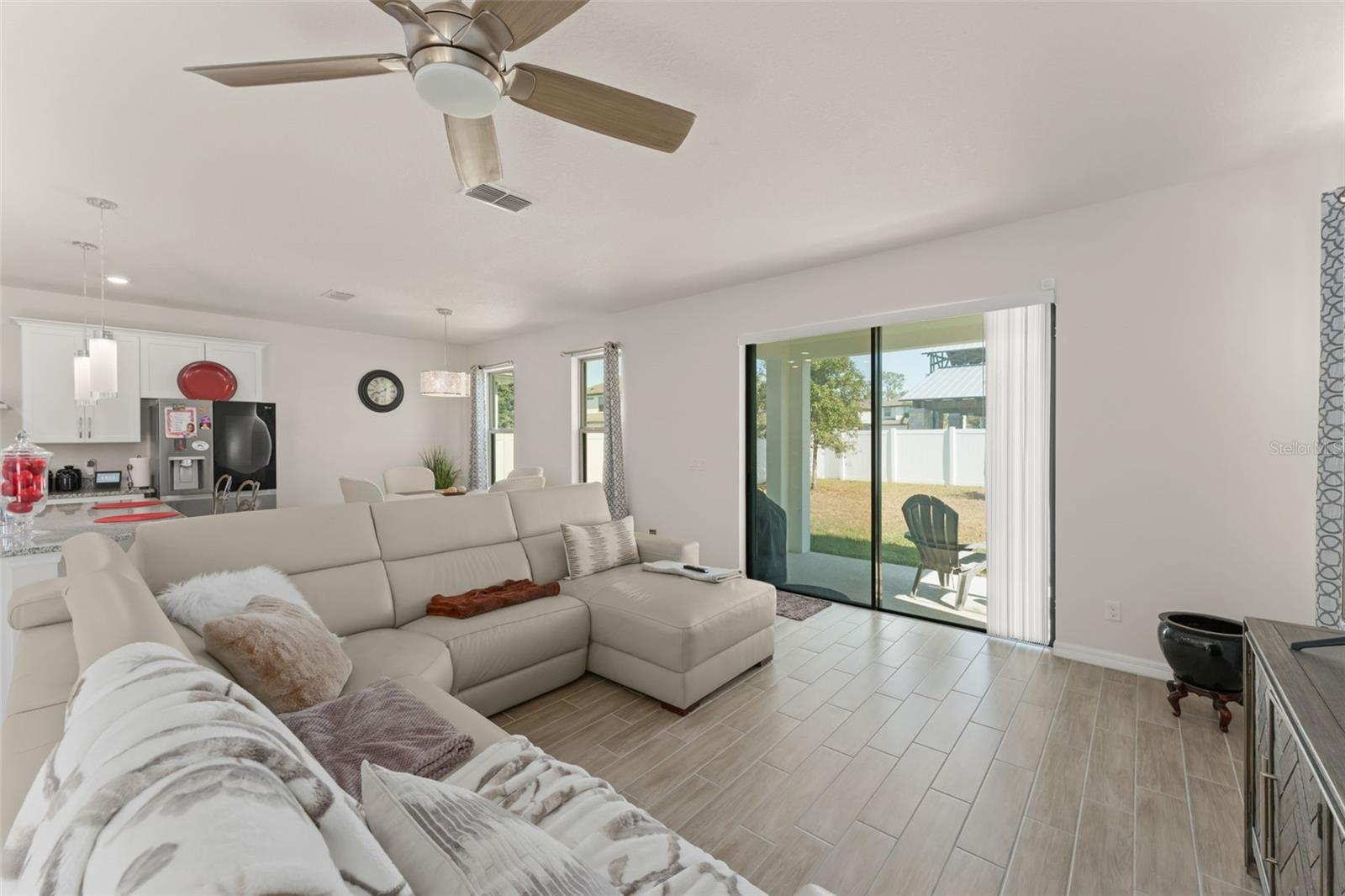 Image 10 of 46 For 9847 Aurea Moss Lane