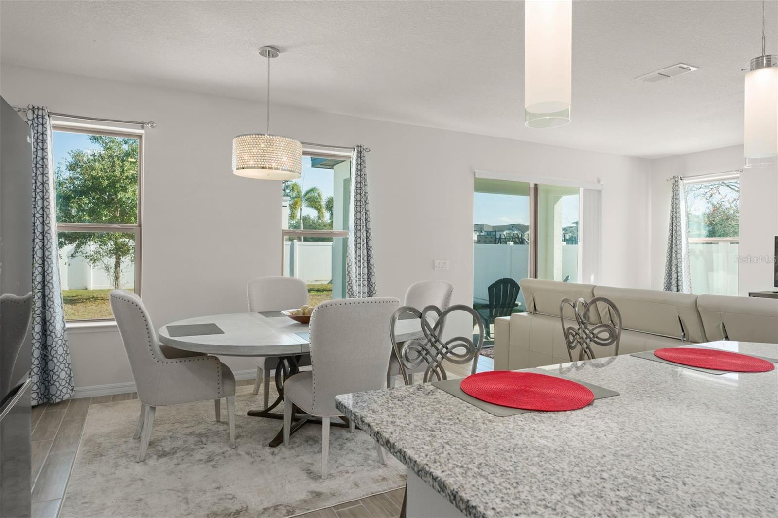 Image 20 of 46 For 9847 Aurea Moss Lane