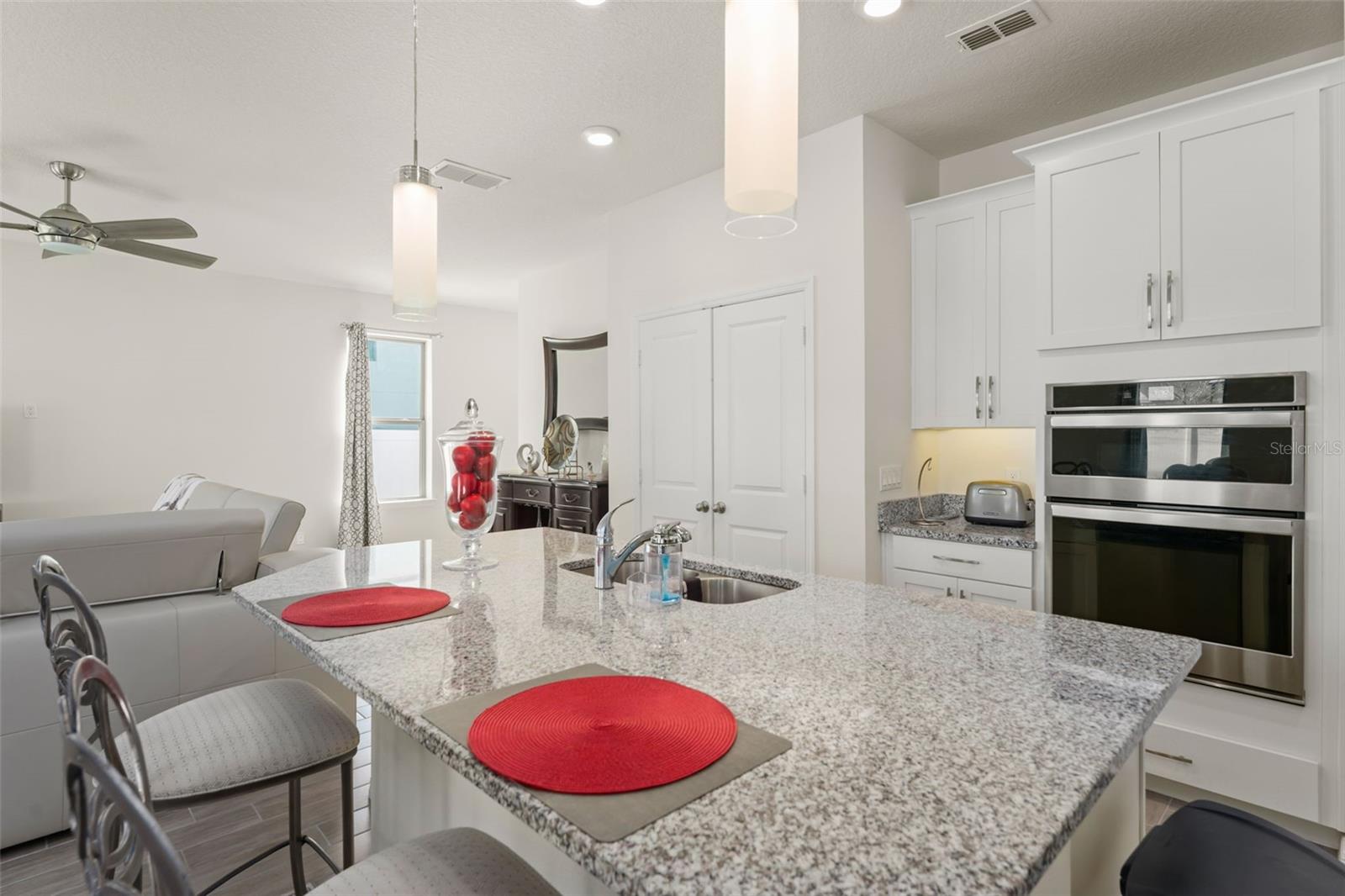 Image 21 of 46 For 9847 Aurea Moss Lane