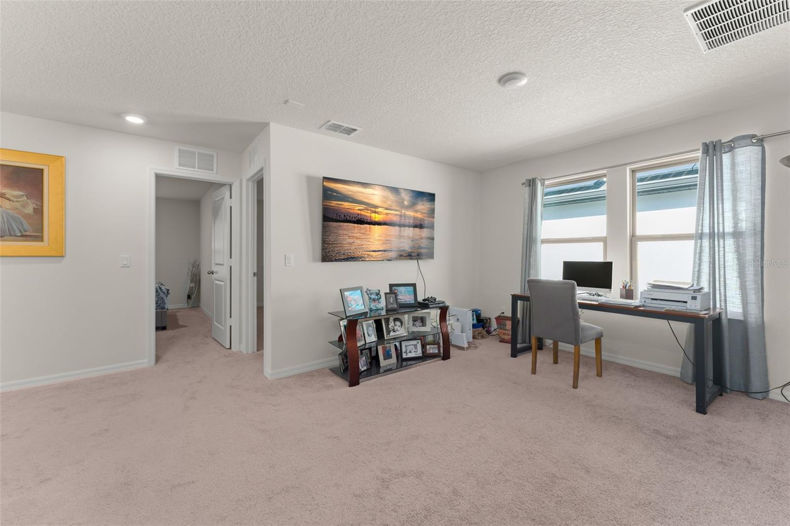 Image 24 of 46 For 9847 Aurea Moss Lane