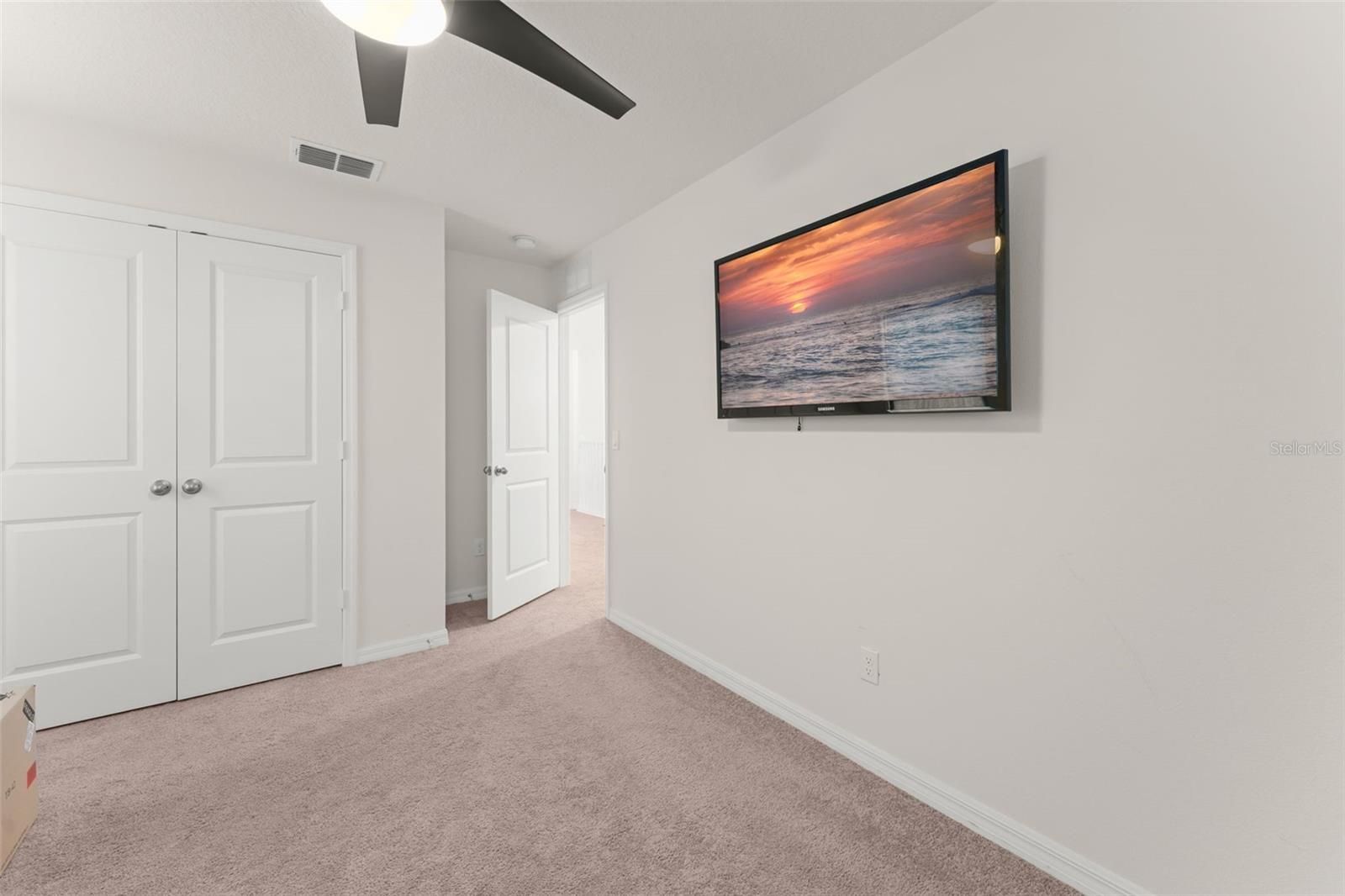 Image 27 of 46 For 9847 Aurea Moss Lane