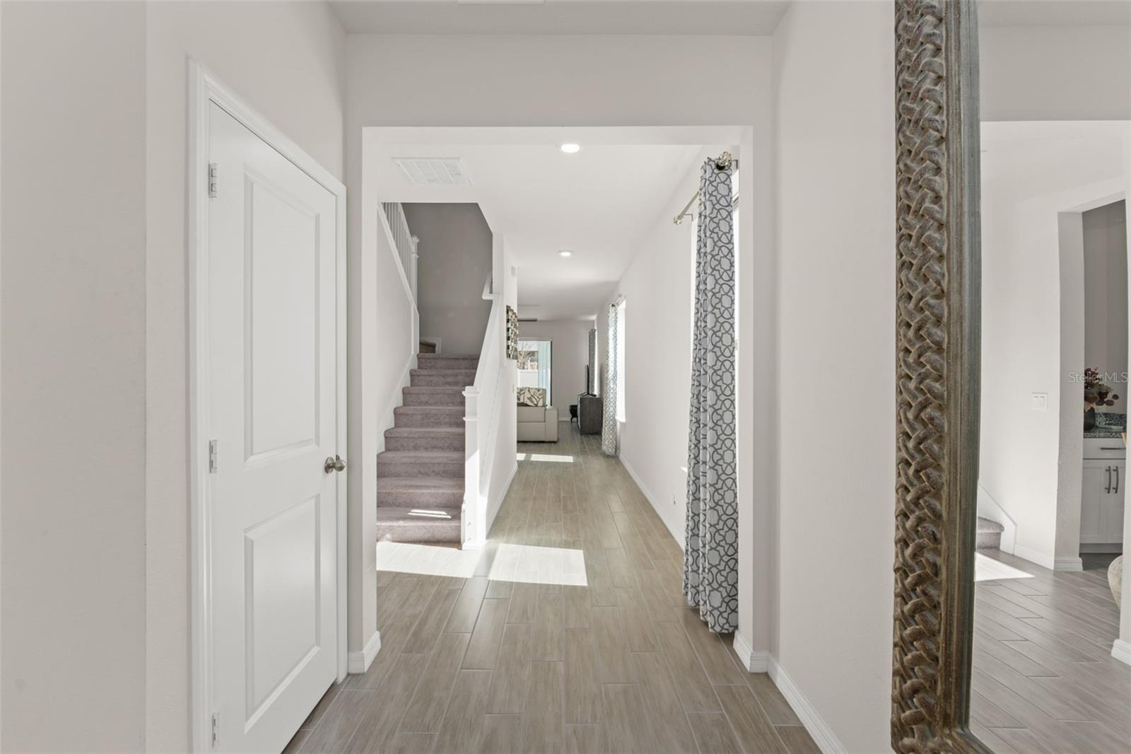 Image 3 of 46 For 9847 Aurea Moss Lane