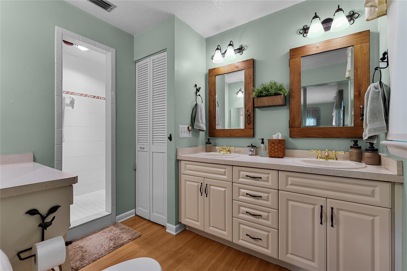 Image 17 of 51 For 1055 Brumley Road