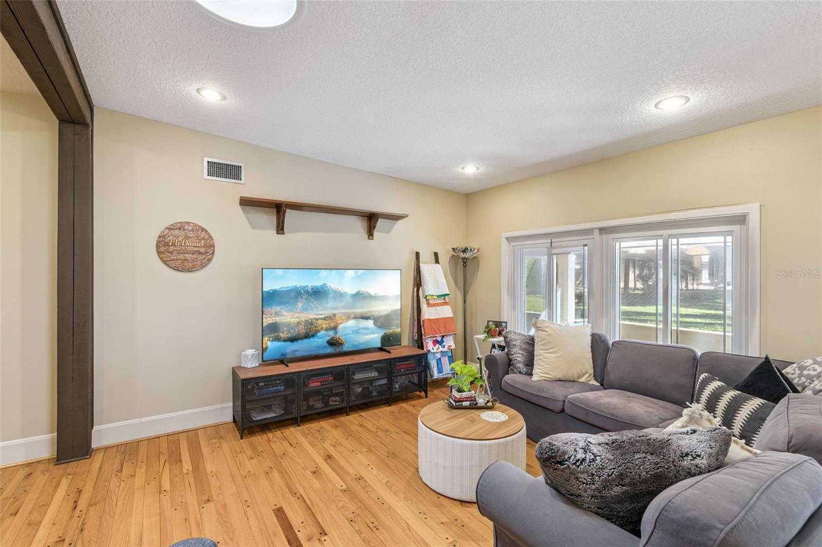 Image 4 of 51 For 1055 Brumley Road