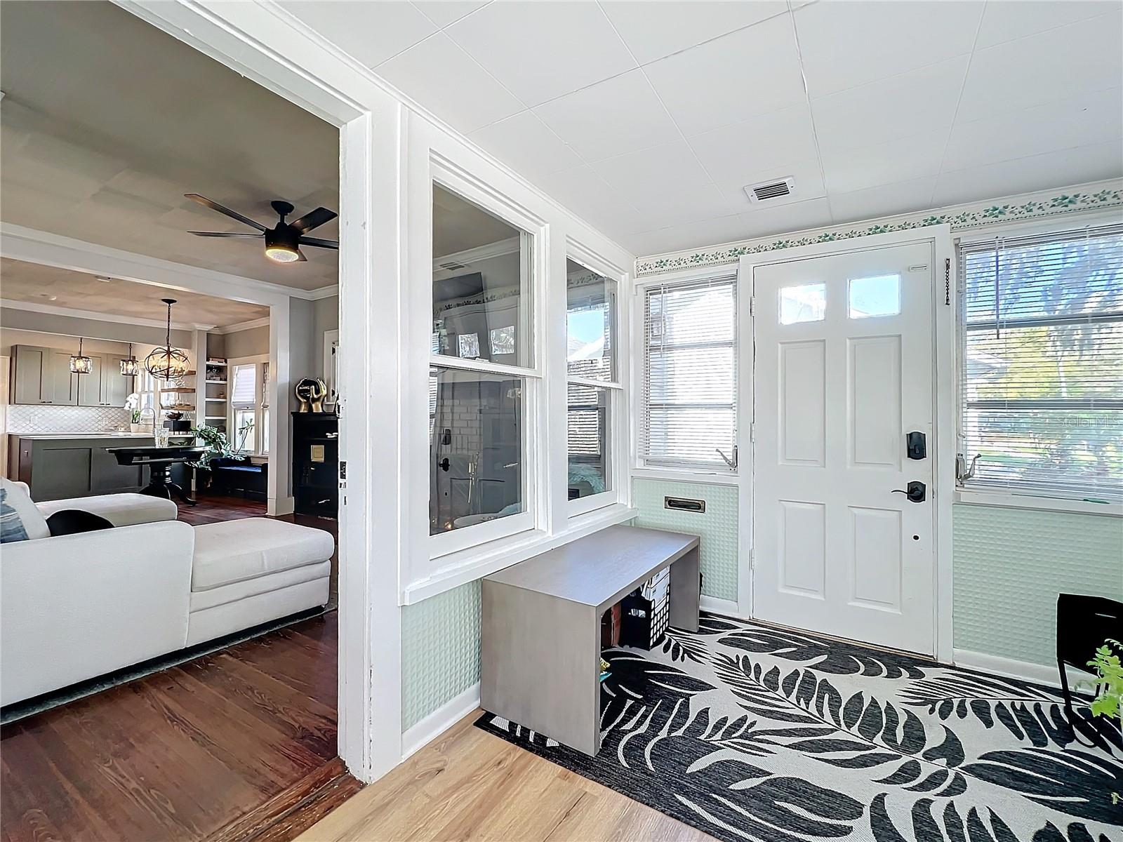 Image 13 of 68 For 16 Lawsona Boulevard