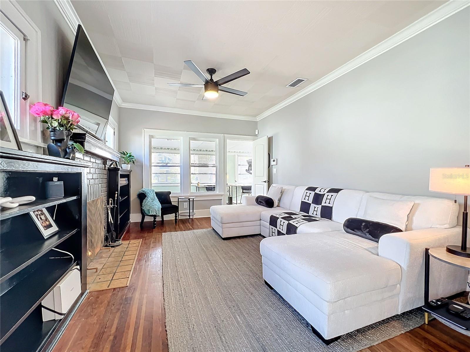 Image 16 of 68 For 16 Lawsona Boulevard