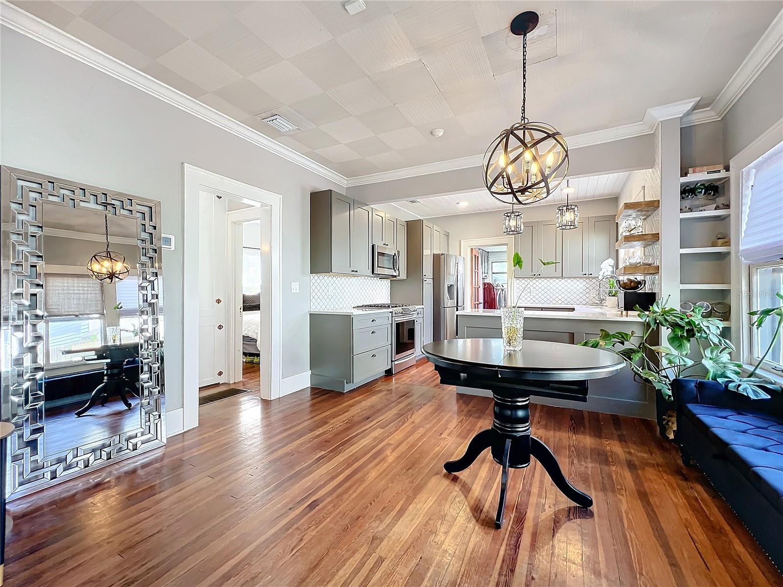 Image 17 of 68 For 16 Lawsona Boulevard