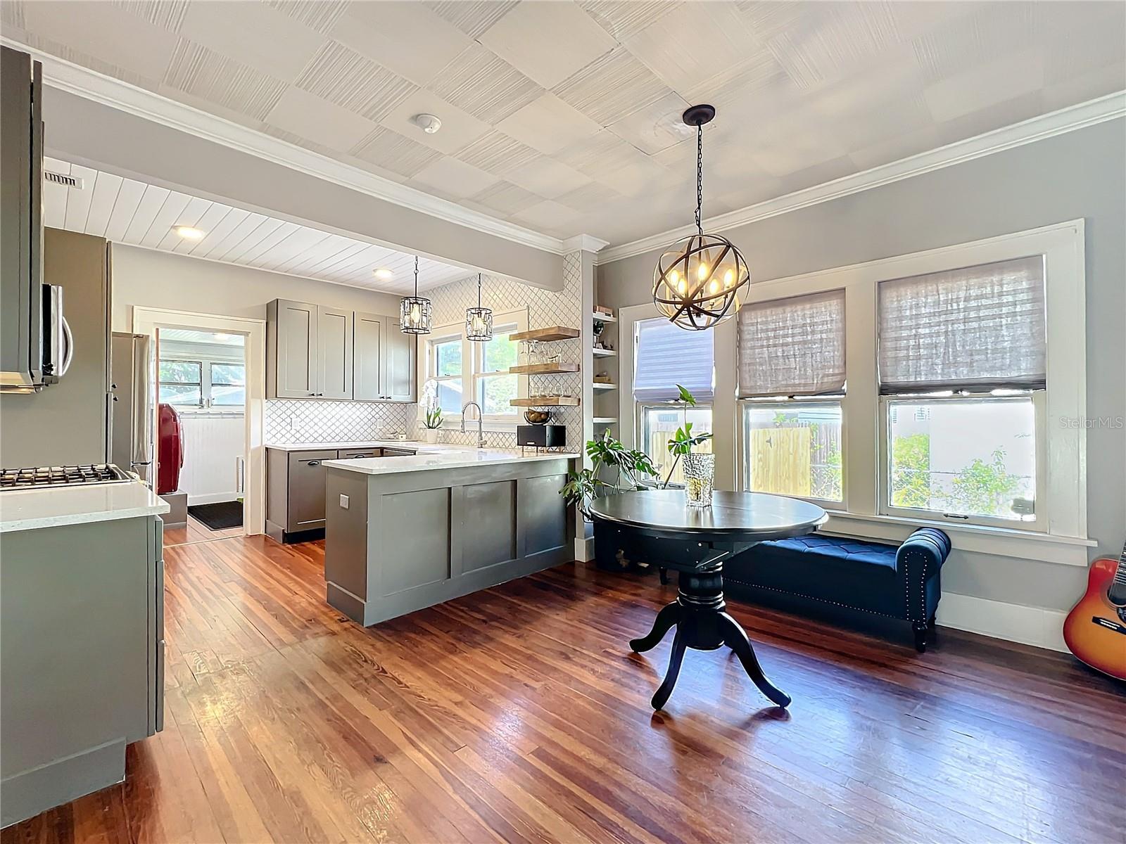 Image 18 of 68 For 16 Lawsona Boulevard