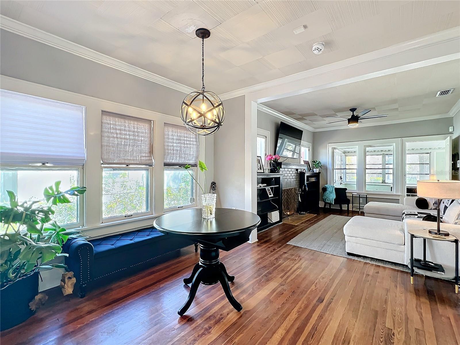 Image 19 of 68 For 16 Lawsona Boulevard