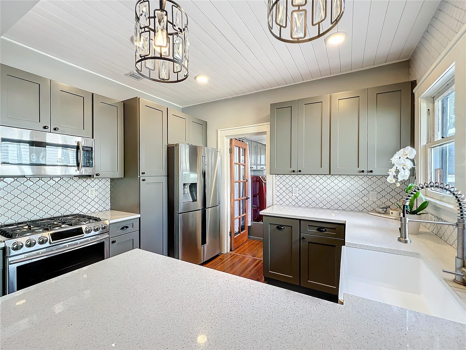 Image 20 of 68 For 16 Lawsona Boulevard