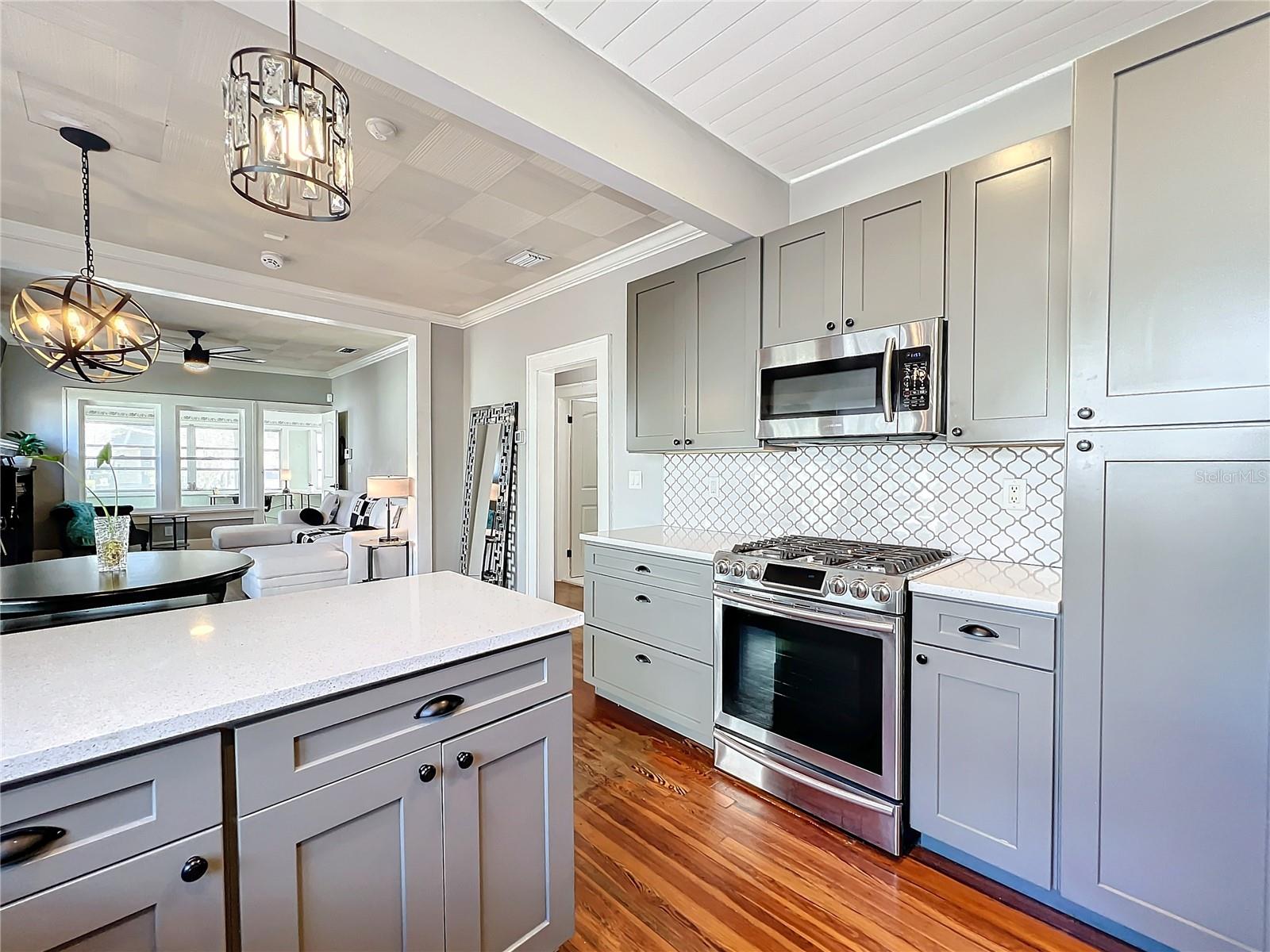 Image 27 of 68 For 16 Lawsona Boulevard