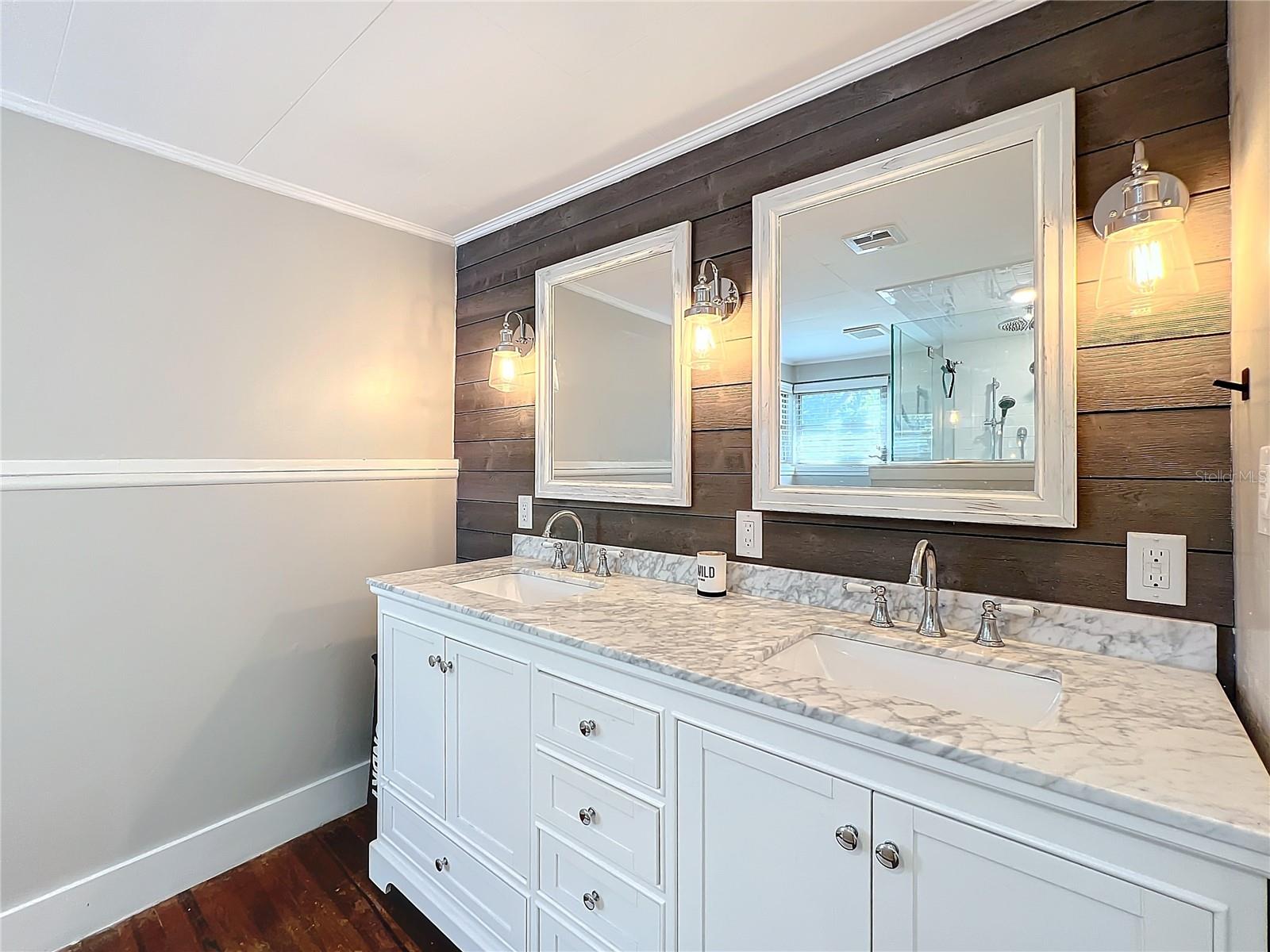 Image 31 of 68 For 16 Lawsona Boulevard