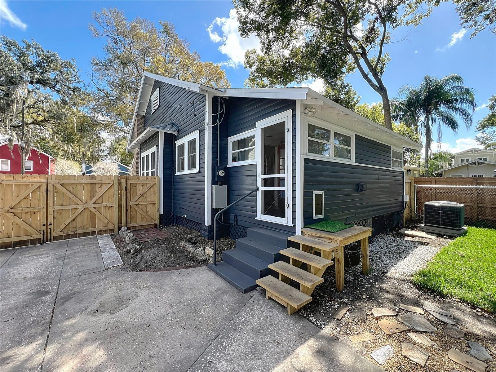 Image 44 of 68 For 16 Lawsona Boulevard