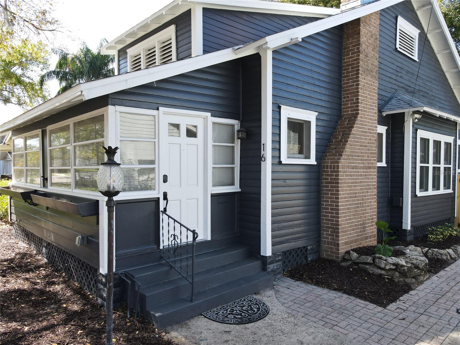 Image 7 of 68 For 16 Lawsona Boulevard