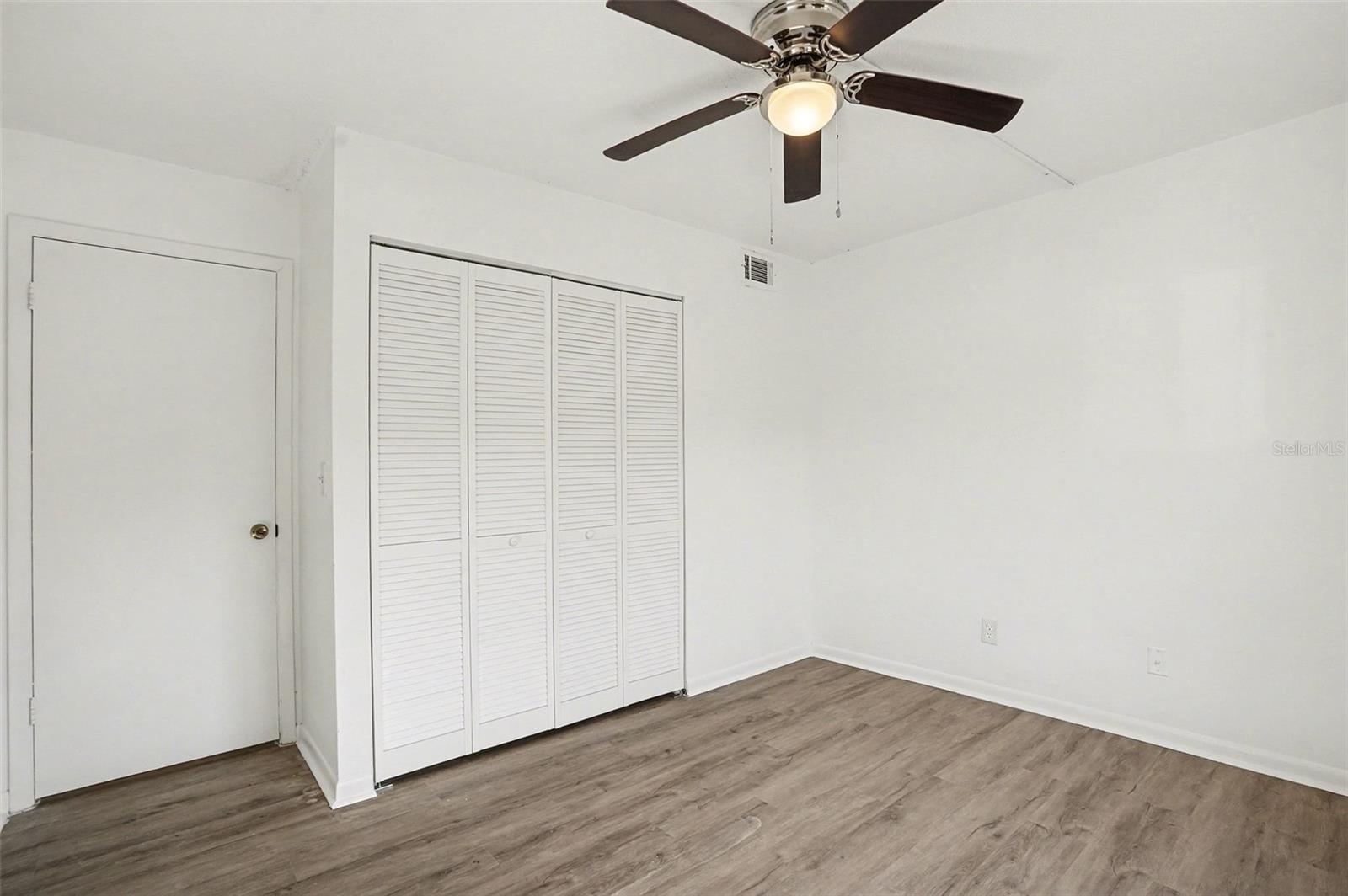 Image 17 of 30 For 1013 Pine Ridge Circle 3c