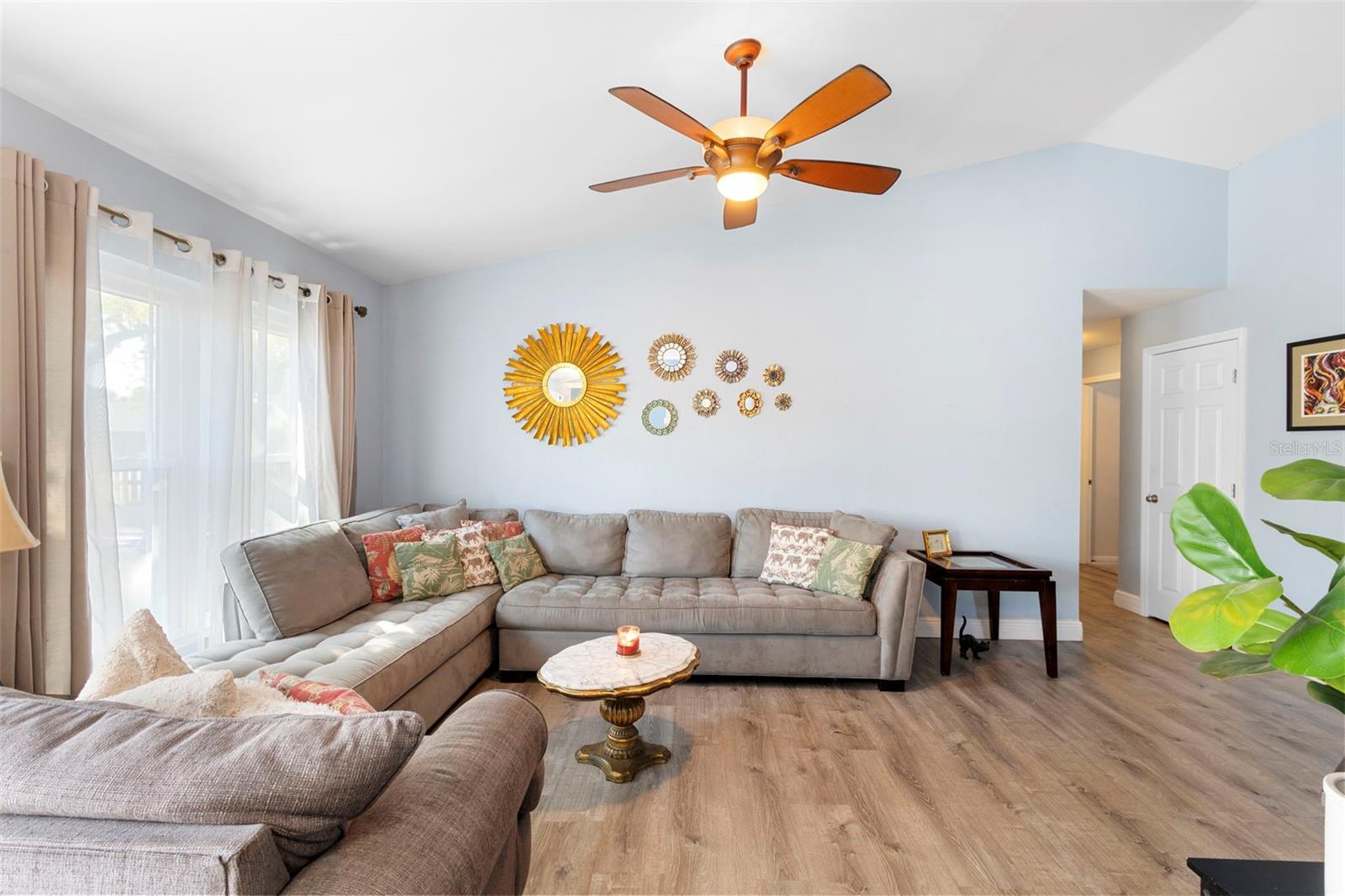 Image 12 of 32 For 2330 Woodway Drive