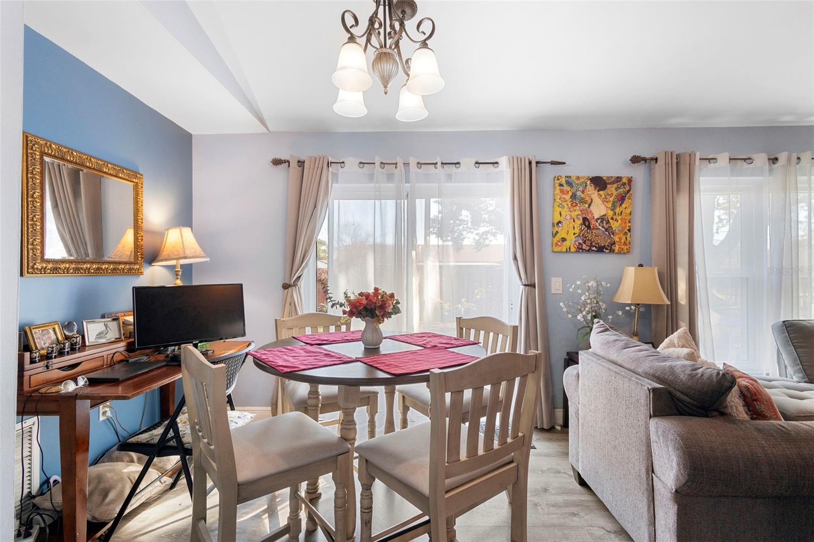 Image 13 of 32 For 2330 Woodway Drive