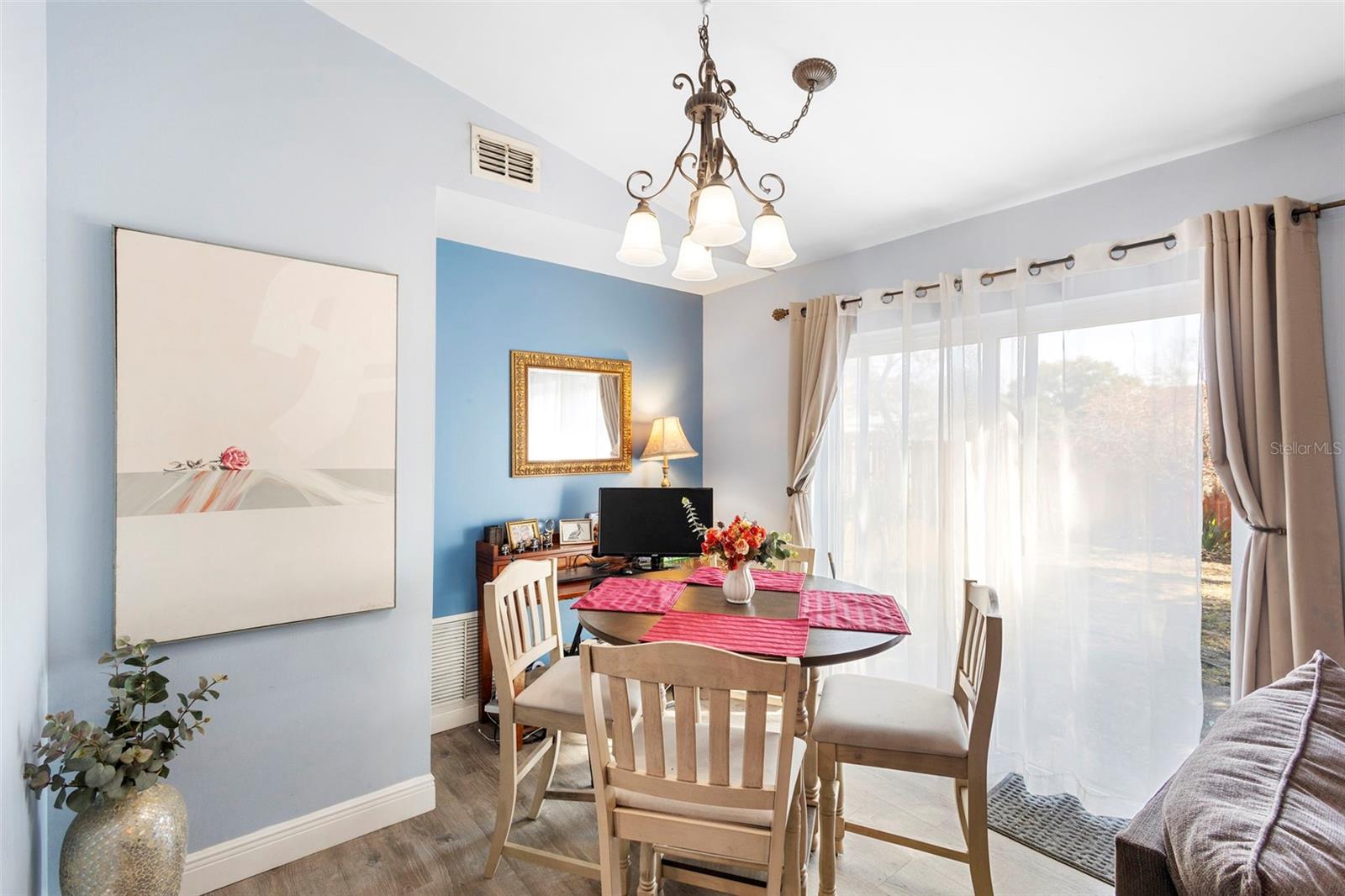 Image 14 of 32 For 2330 Woodway Drive