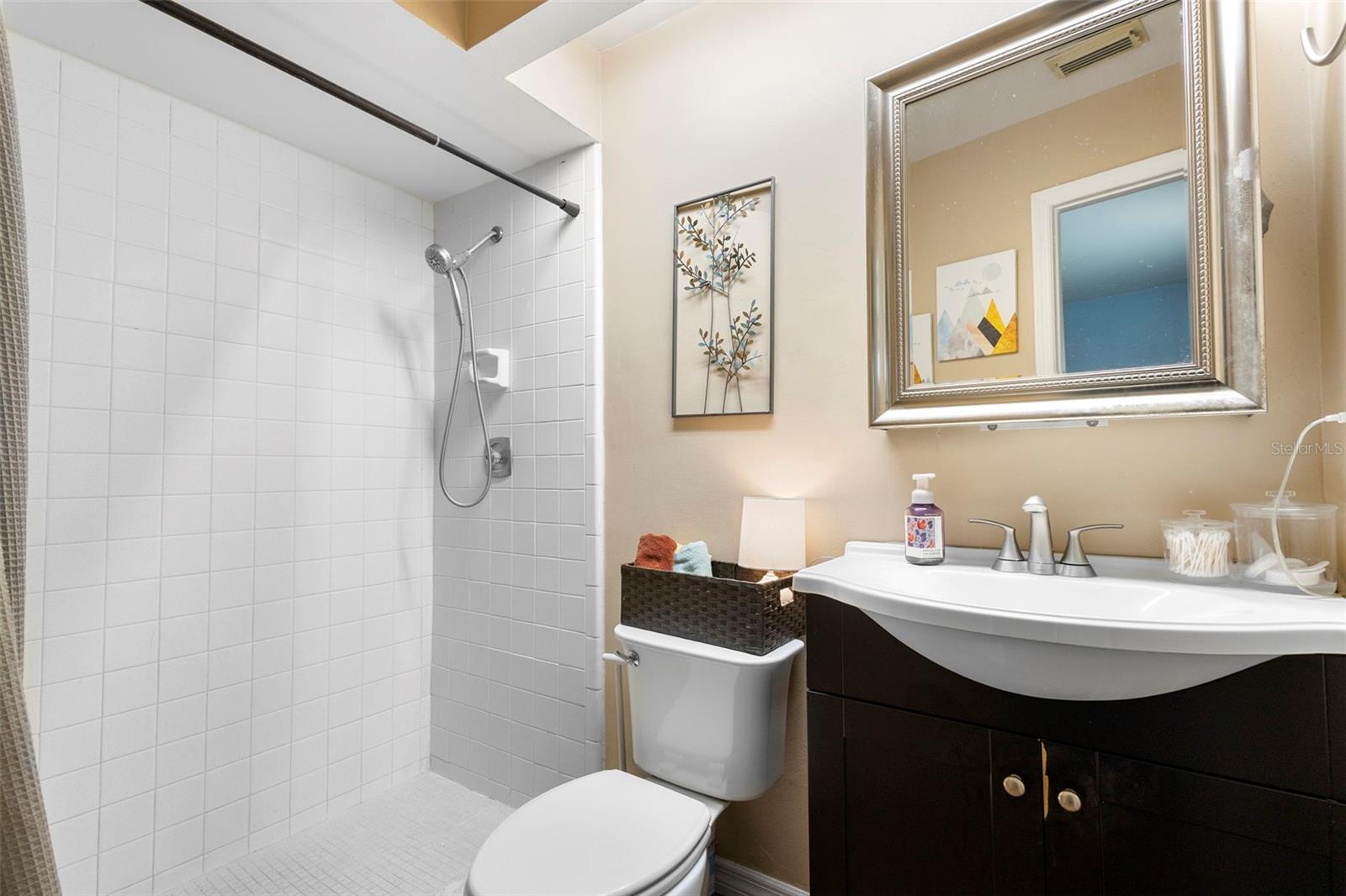 Image 16 of 32 For 2330 Woodway Drive