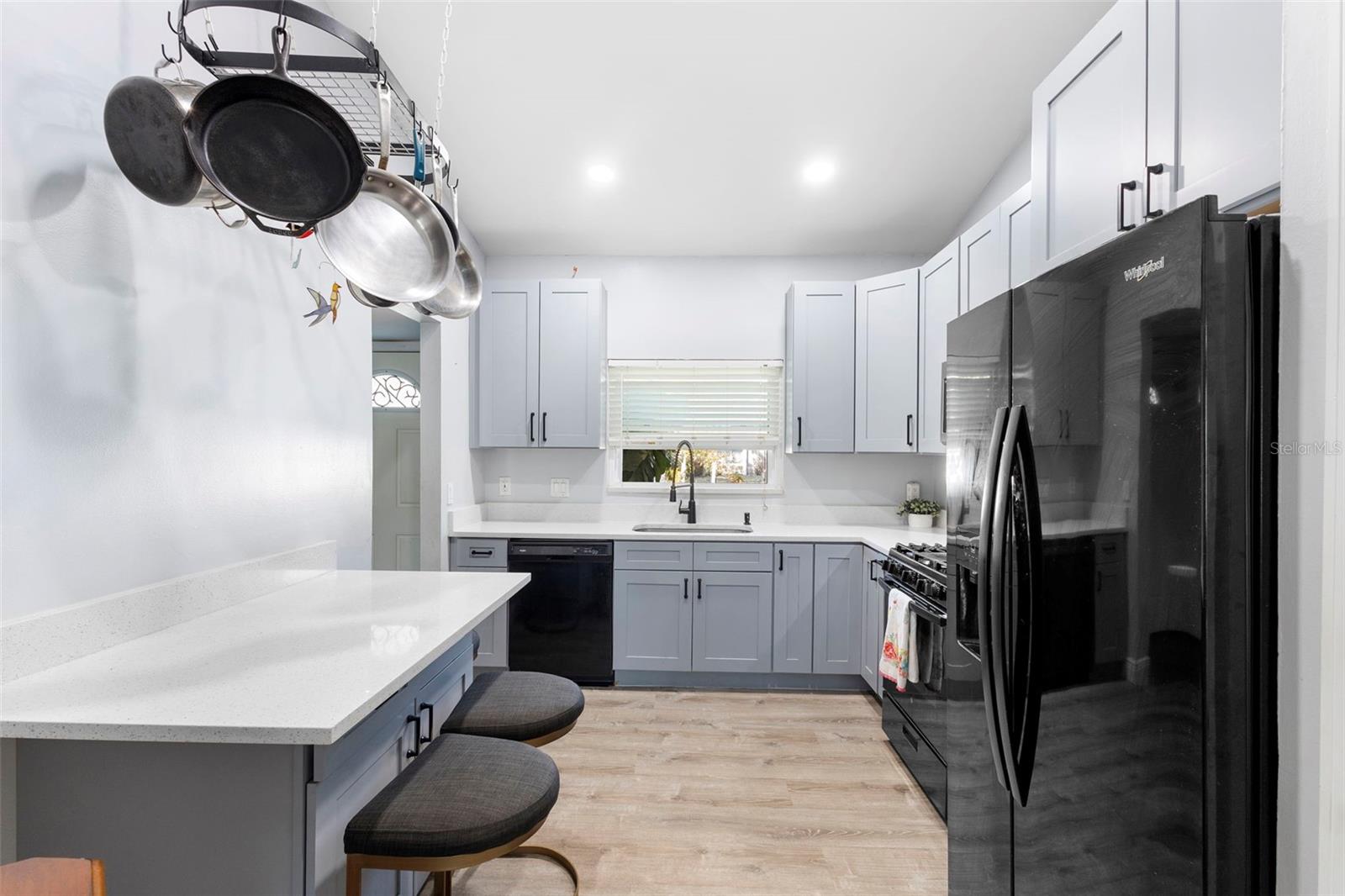 Image 5 of 32 For 2330 Woodway Drive