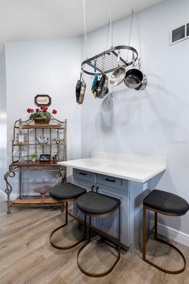 Image 8 of 32 For 2330 Woodway Drive