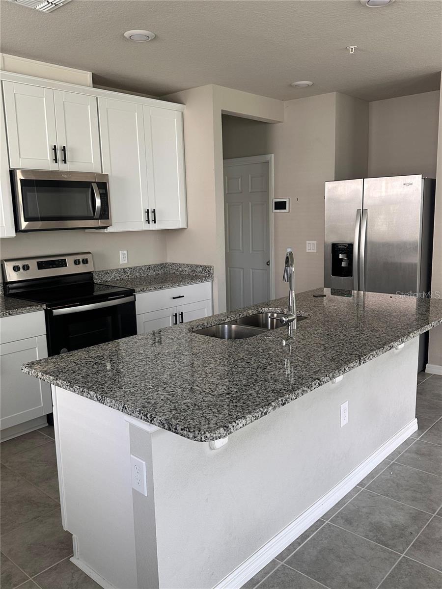 Image 5 of 12 For 2040 Milkweed Street