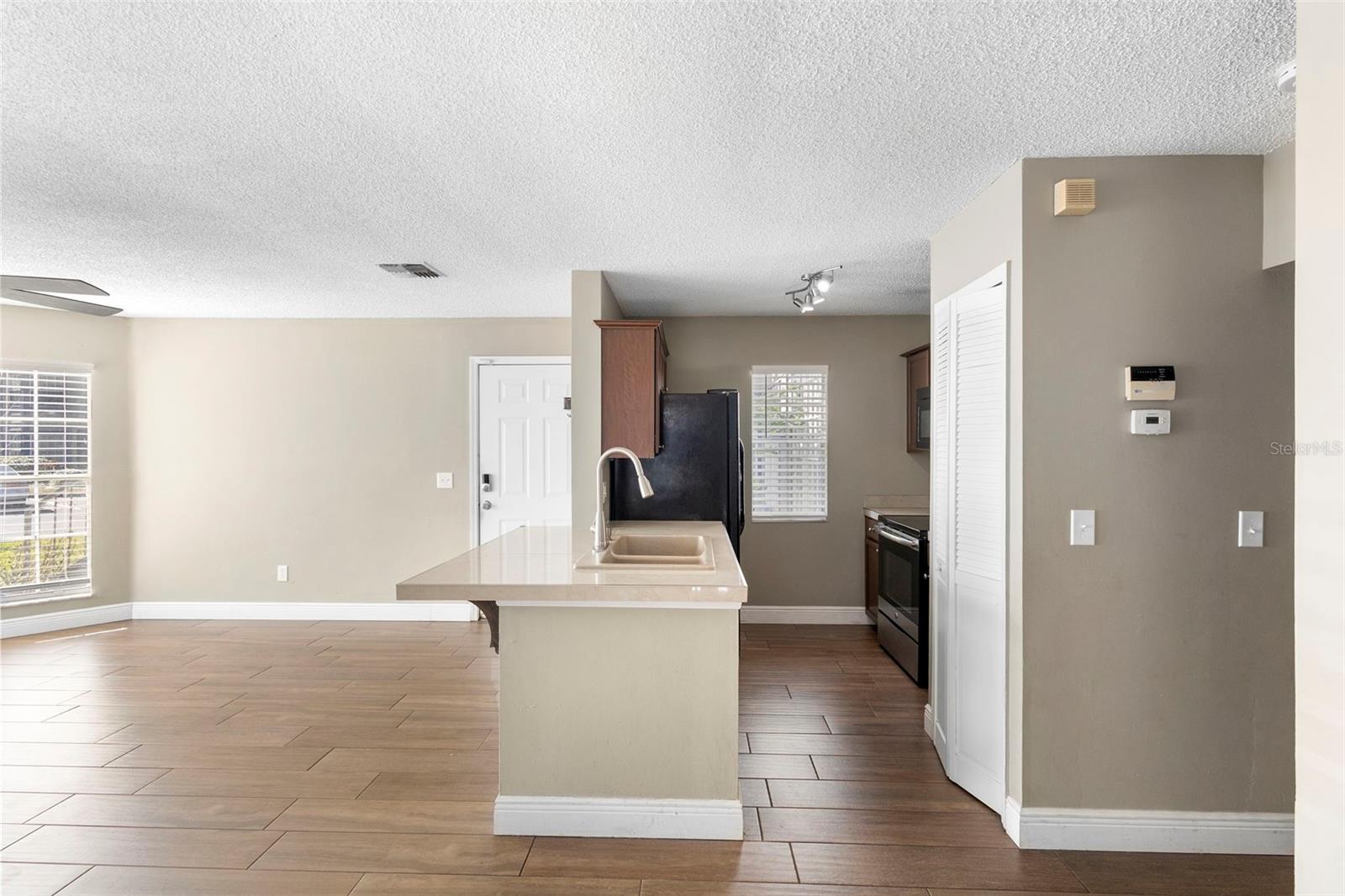 Image 26 of 63 For 942 Bakewell Court 102