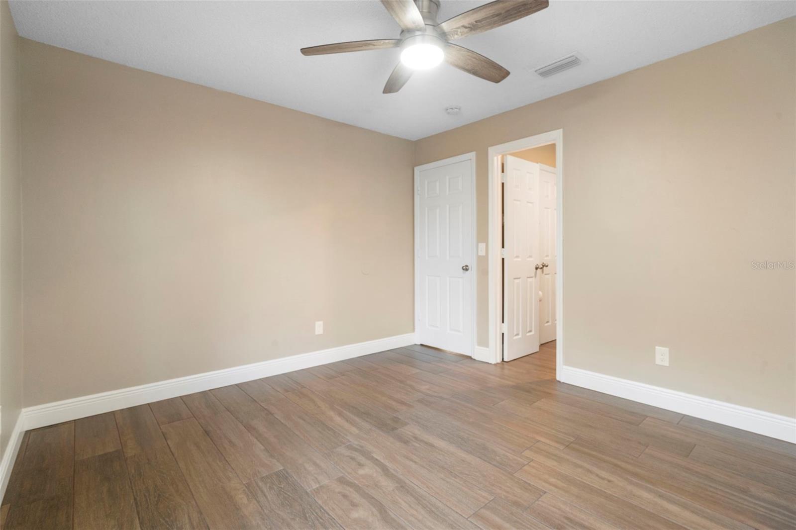 Image 37 of 63 For 942 Bakewell Court 102