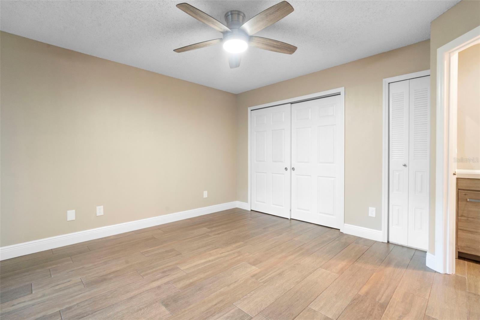 Image 38 of 63 For 942 Bakewell Court 102