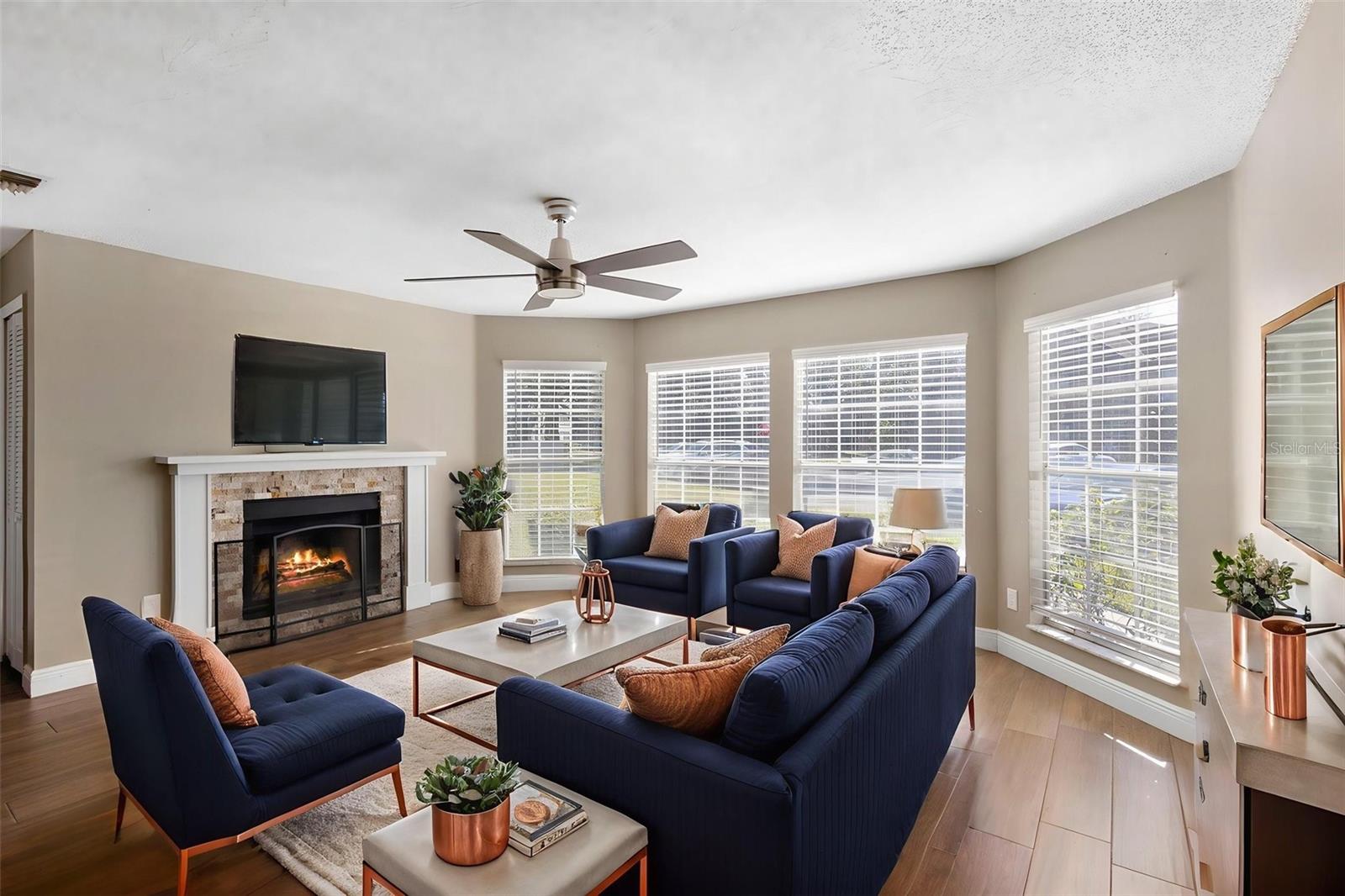 Image 4 of 63 For 942 Bakewell Court 102