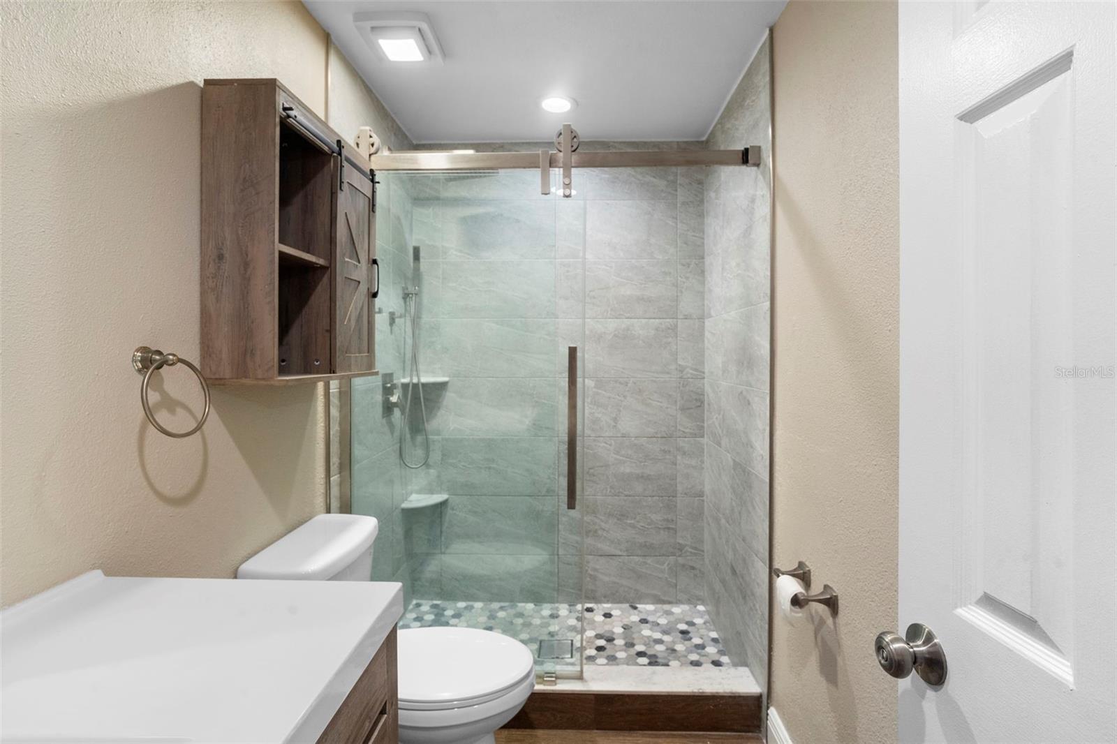 Image 43 of 63 For 942 Bakewell Court 102