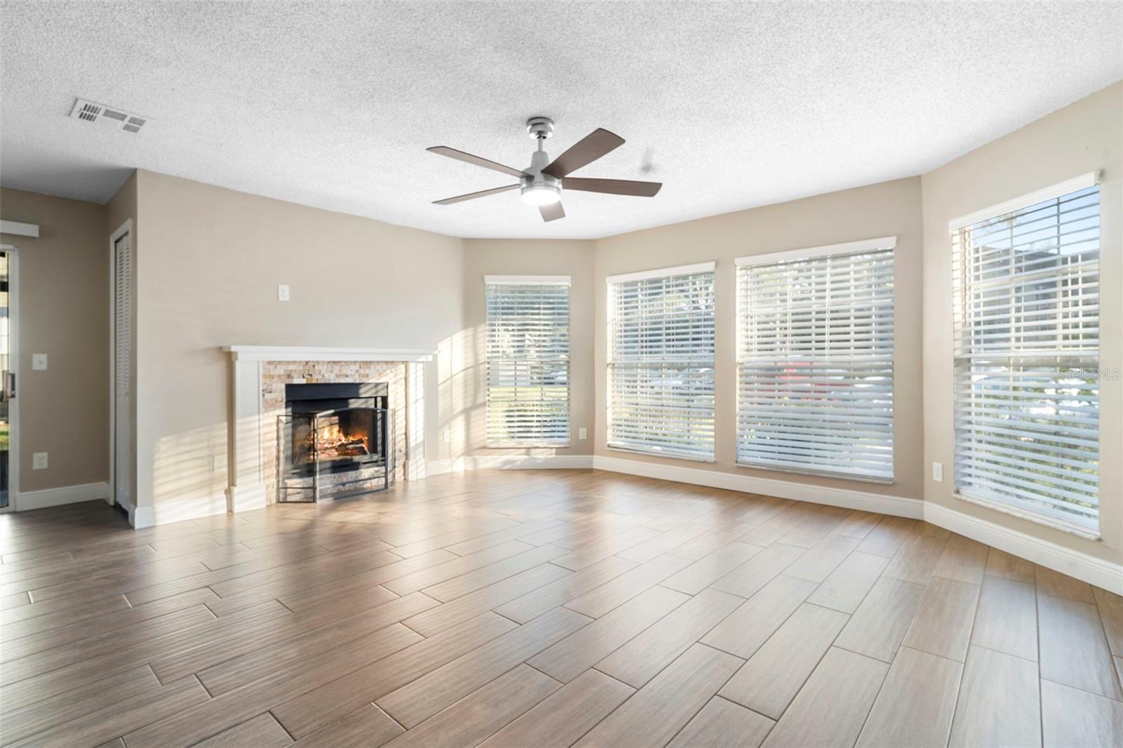 Image 45 of 63 For 942 Bakewell Court 102