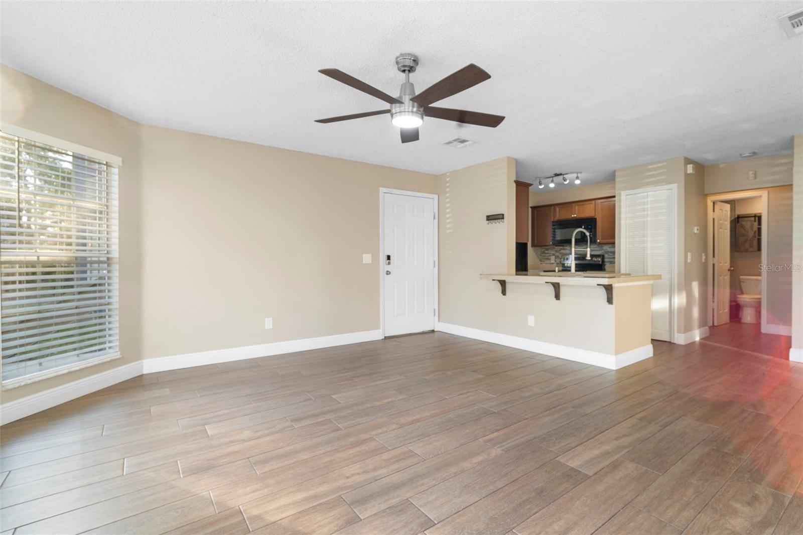 Image 50 of 63 For 942 Bakewell Court 102