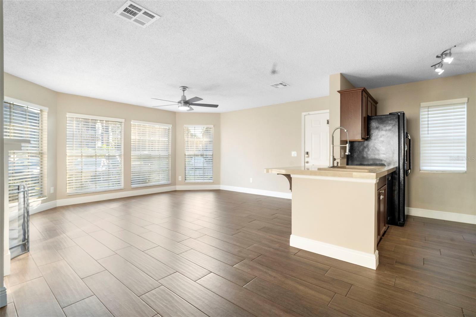 Image 51 of 63 For 942 Bakewell Court 102