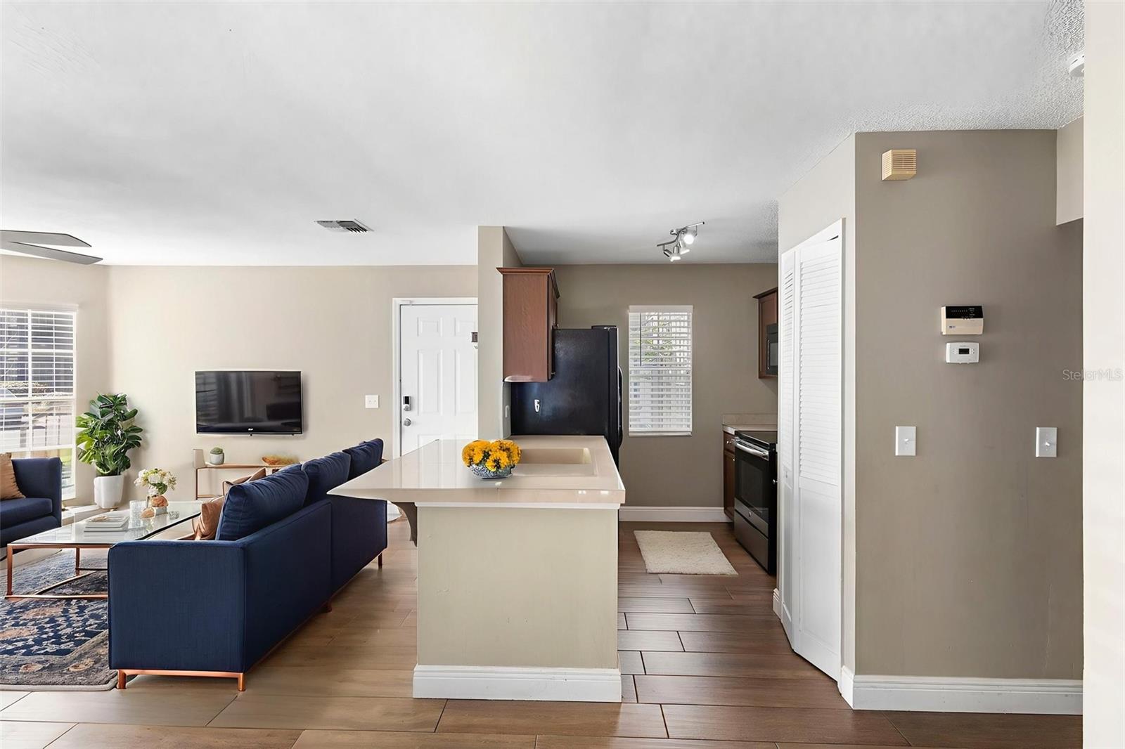 Image 9 of 63 For 942 Bakewell Court 102