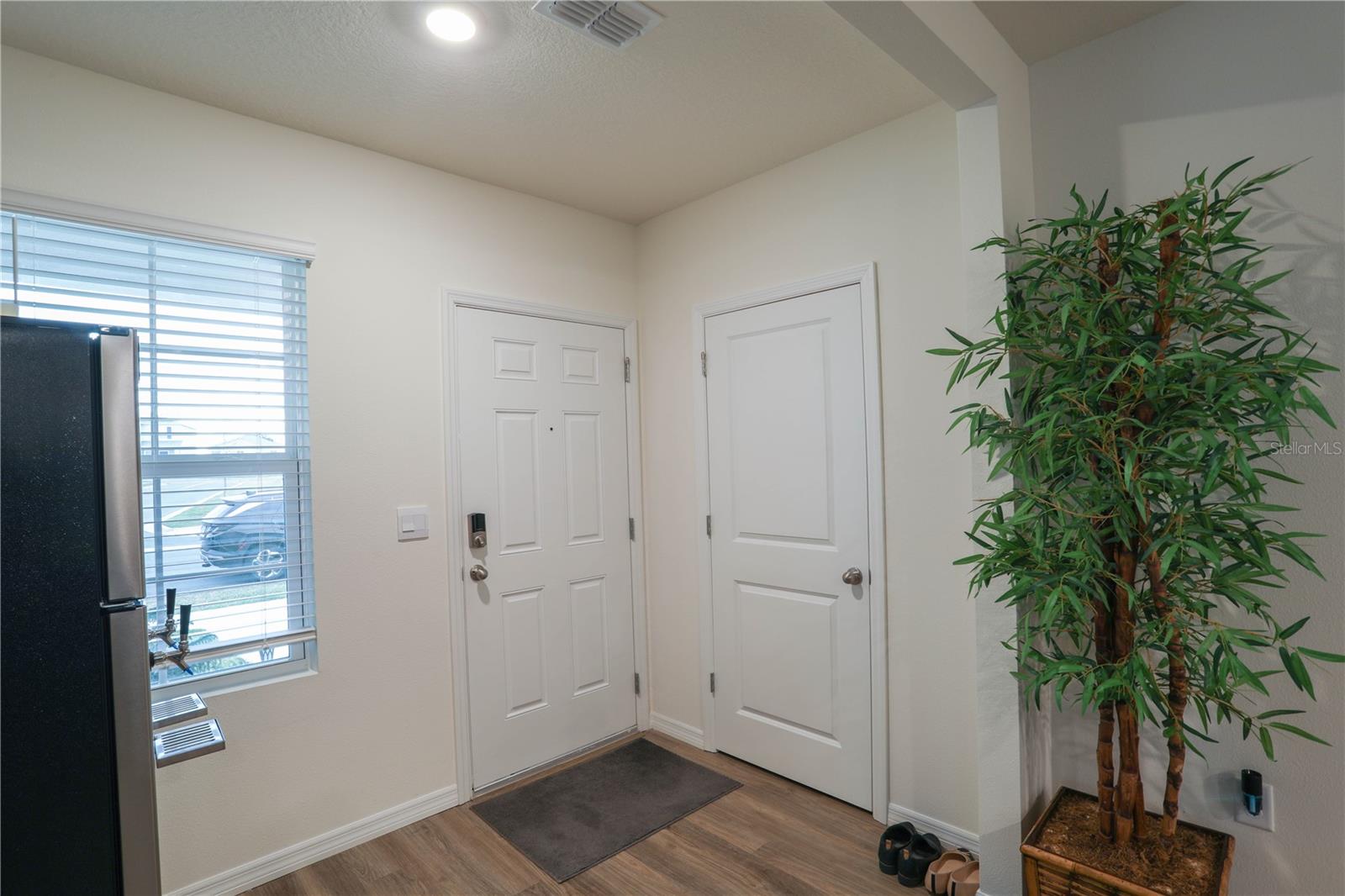 Image 4 of 30 For 5242 Scrub Mint Lane