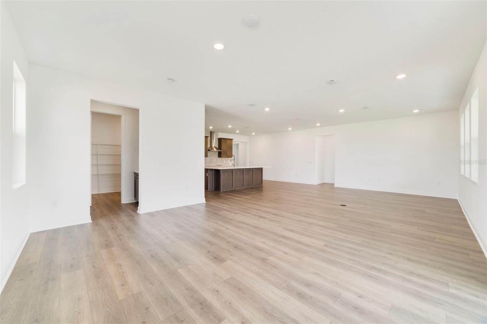 Image 15 of 24 For 3500 Lemon Button Terrace