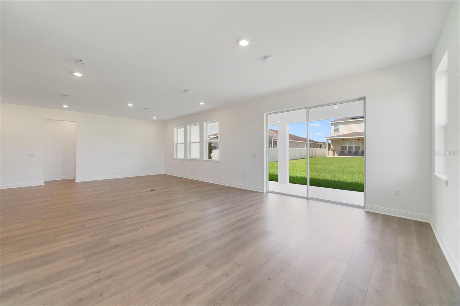 Image 23 of 24 For 3500 Lemon Button Terrace