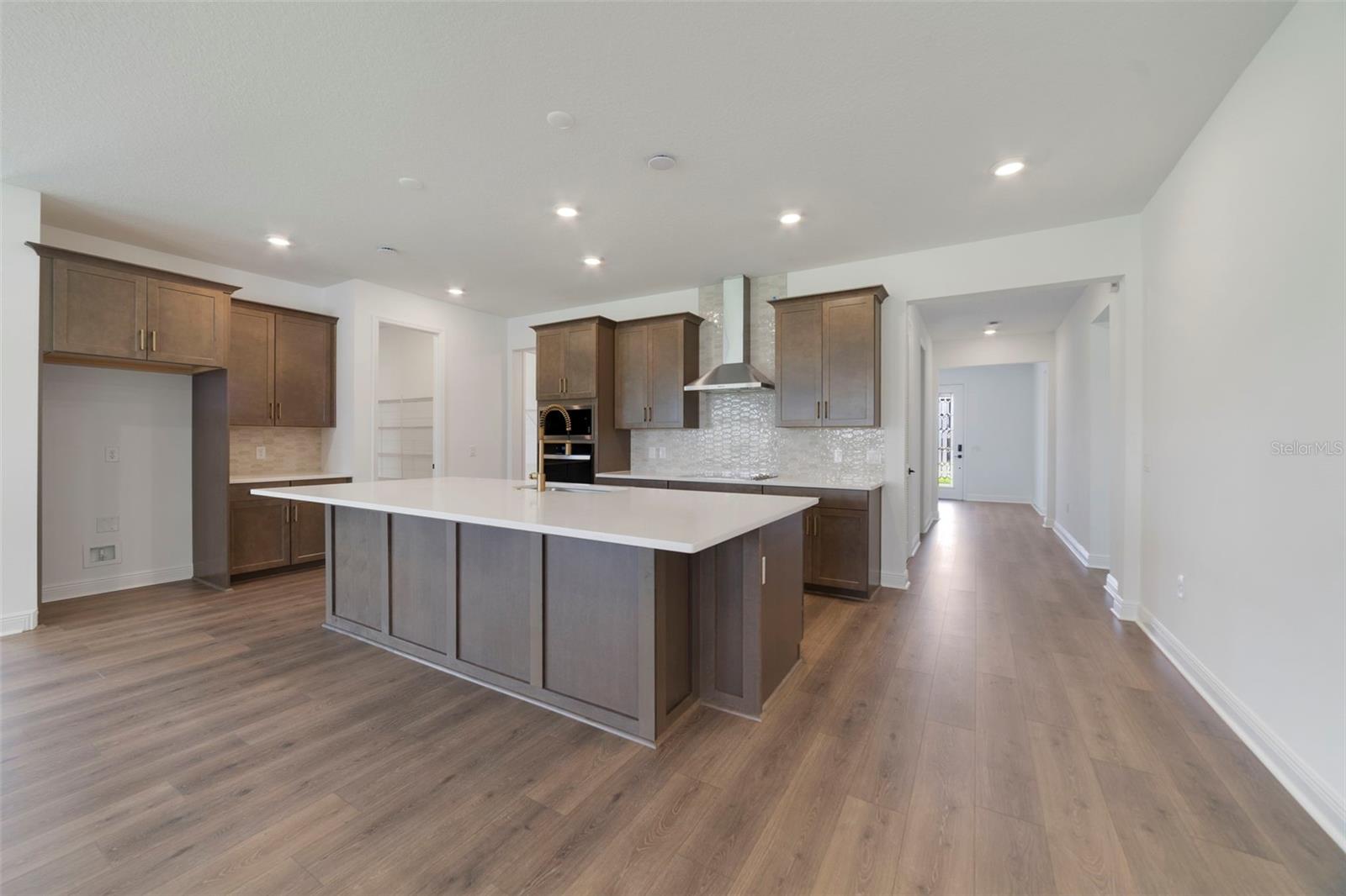 Image 3 of 24 For 3500 Lemon Button Terrace